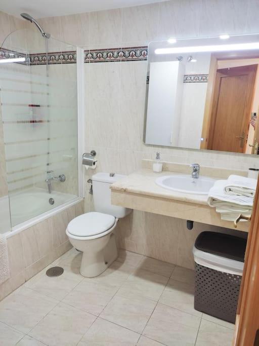 Apartamento Renovado En El Centro De Benalmádena Kültér fotó